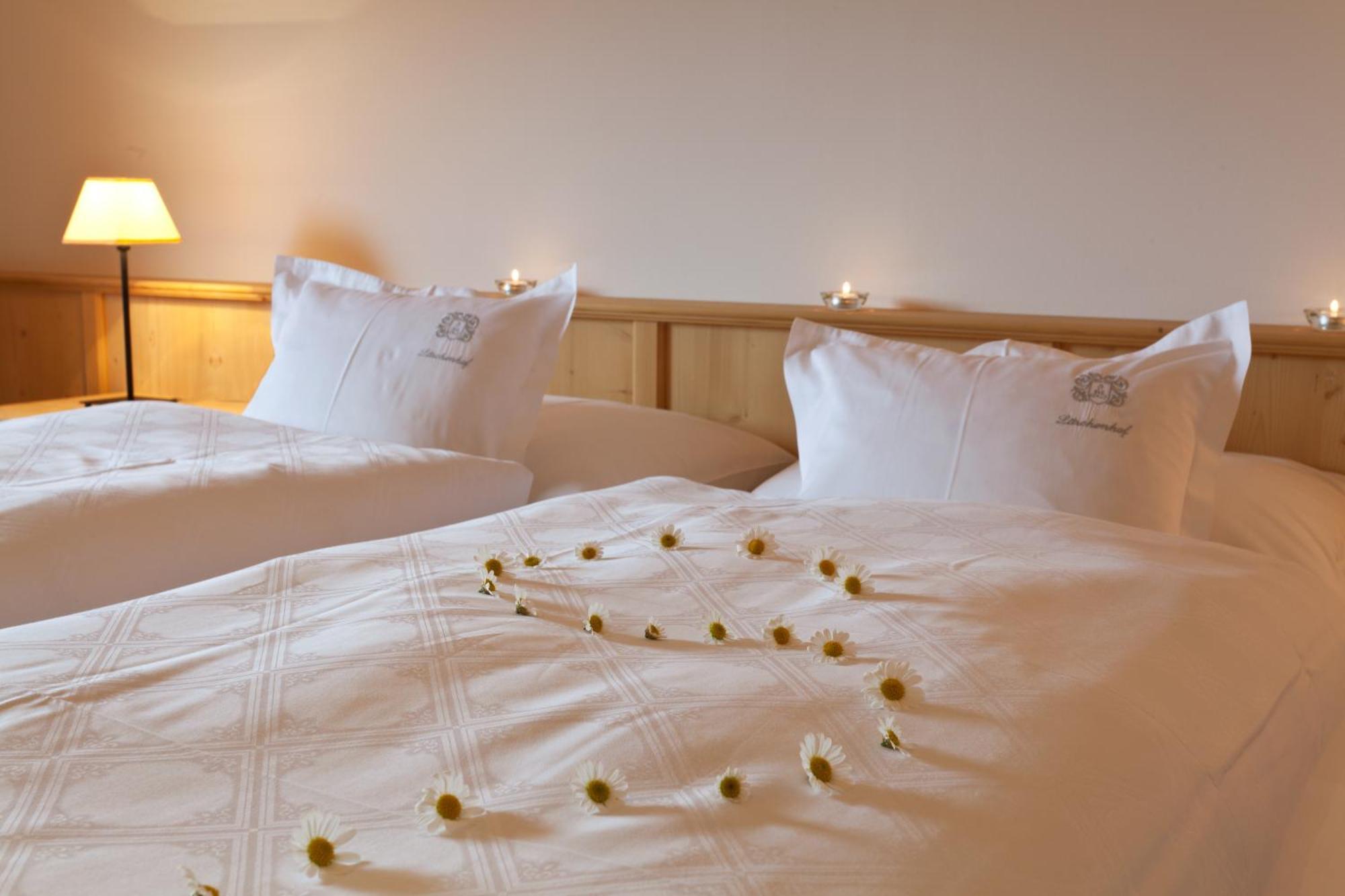 Hotel Laerchenhof Natur Seefeld in Tirol Rom bilde